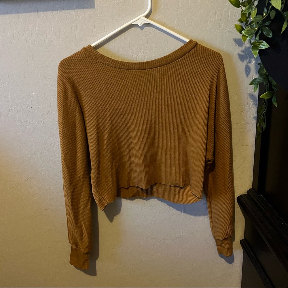 Sky and Sparrow copper brown long sleeve cropped sweater. Size XS.